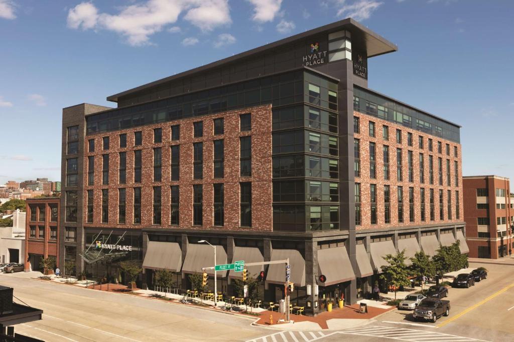 Hotels near the National Salon Suites conference